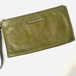 Green Michael Kors Wristlet/ Clutch WILL BE GONE BY THIS FRIDAY AT 5!